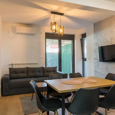 Putnik Apartment